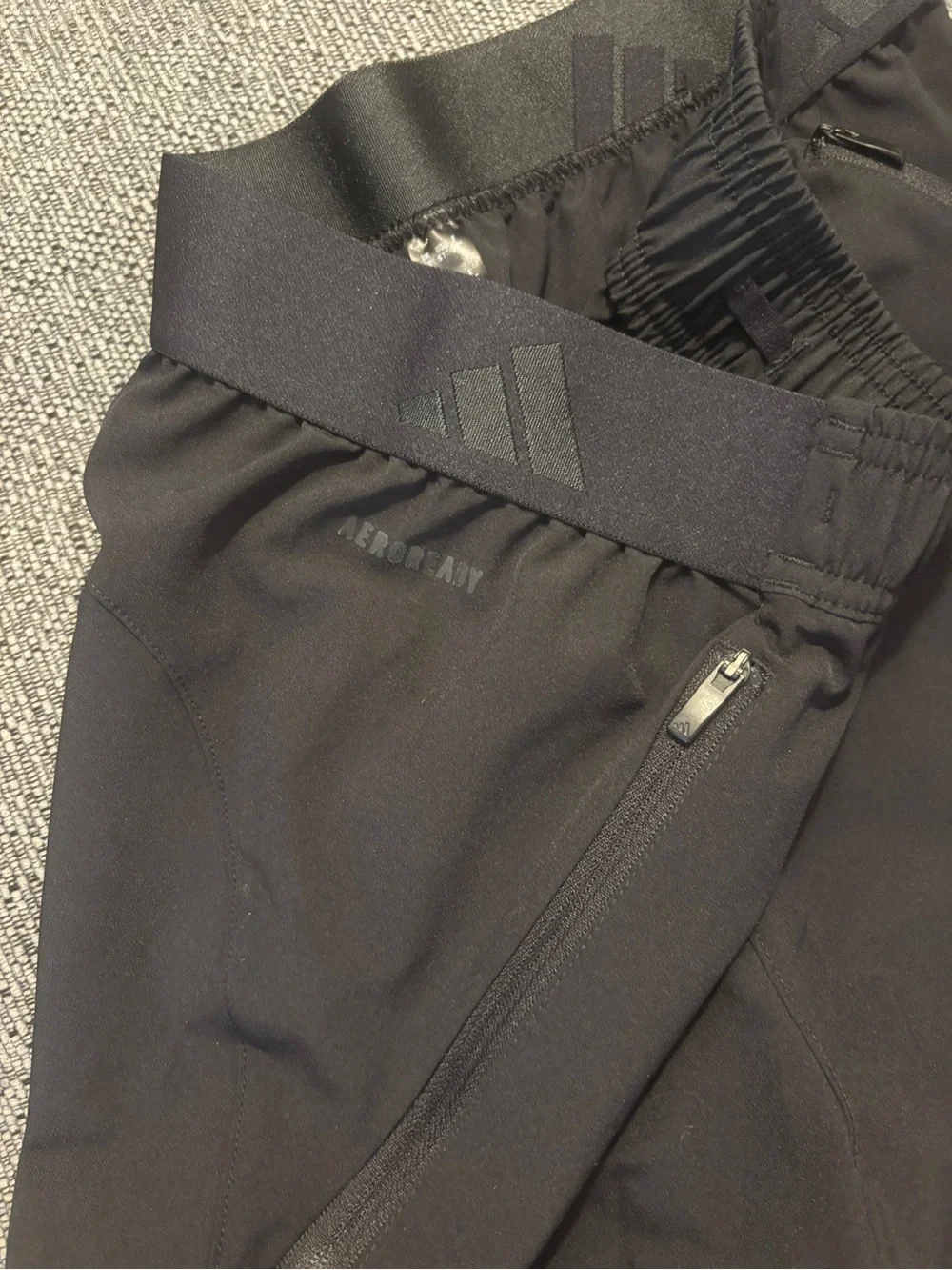 adidas lightweight black